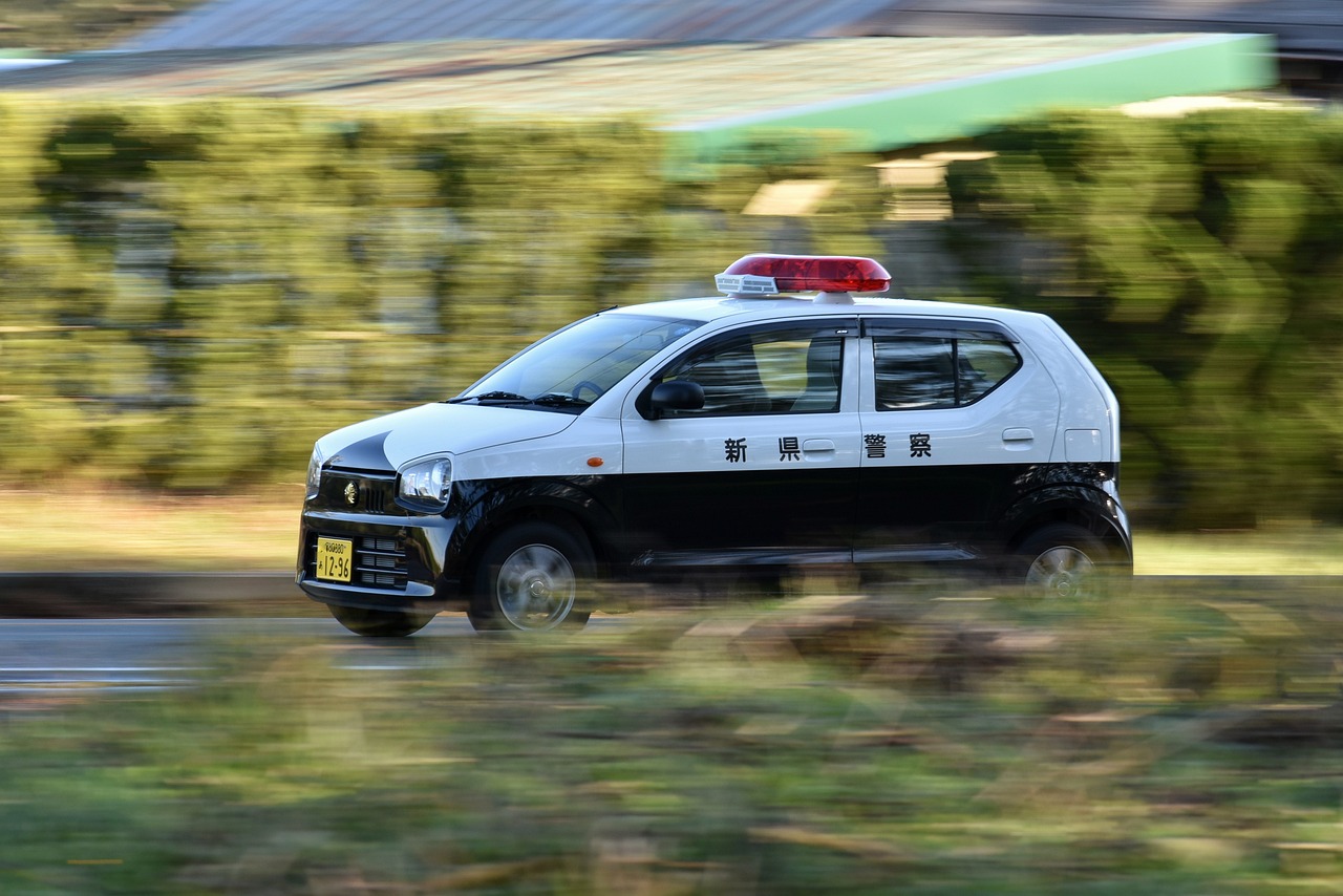 一名在车内失去知觉的孩子在因尼法去世后警方正在调查。